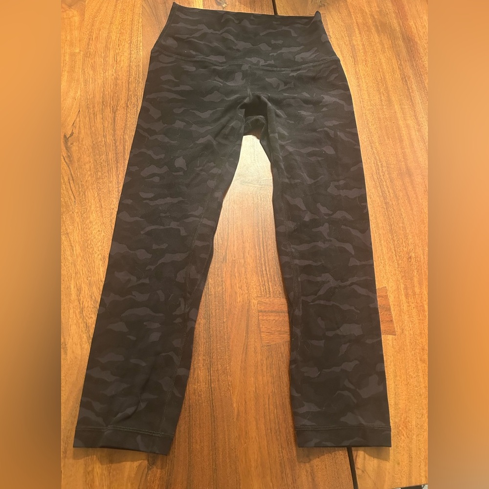 Lululemon Athletica Black Camouflage Leggings women’s size 4